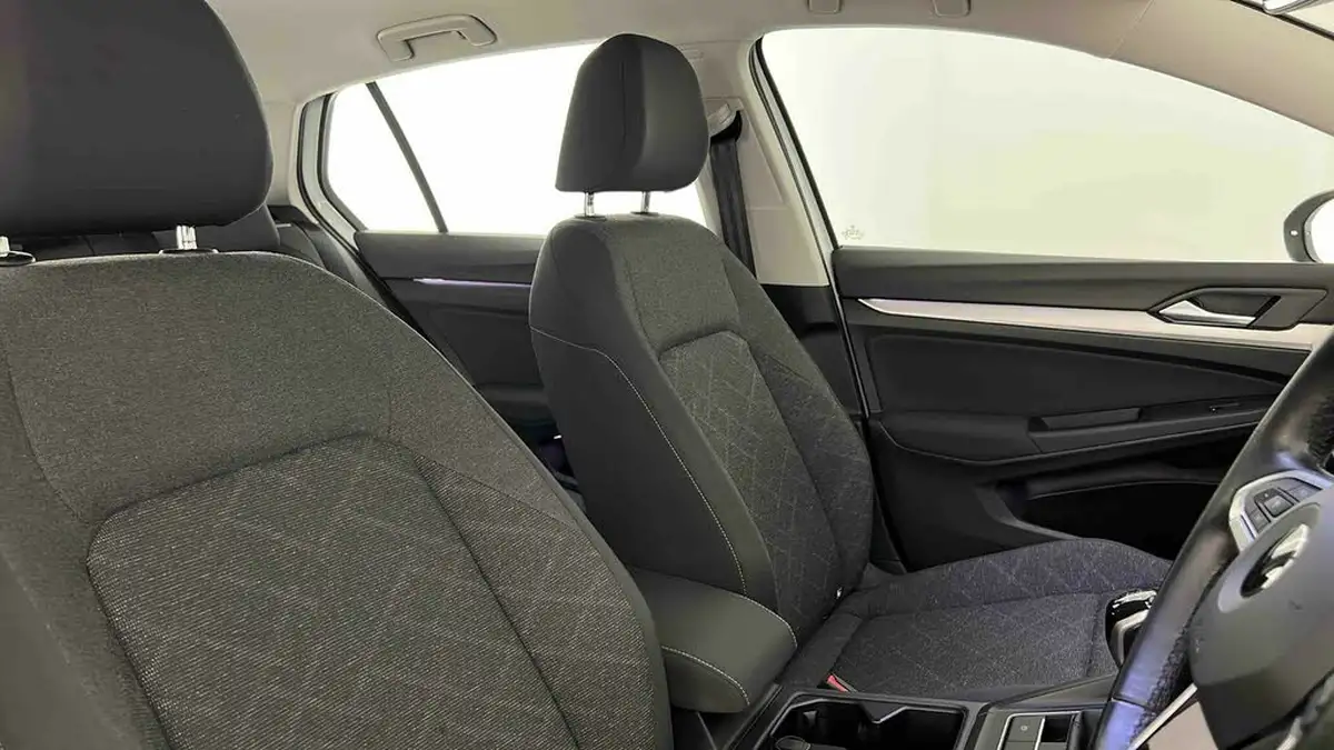 2020-volkswagen-golf-15-tsi-life-150ps-hatchback-big-31