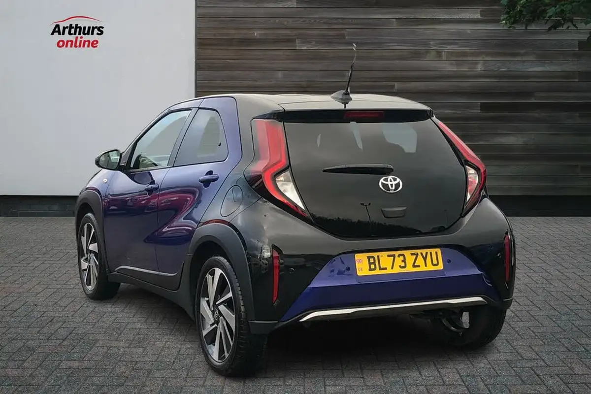 2023-toyota-aygo-x-10-vvt-i-exclusive-cvt-big-2