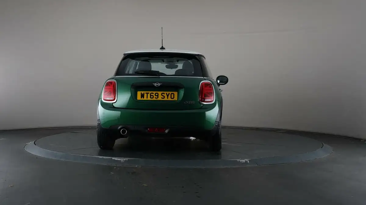 2019-mini-cooper-15-cooper-classic-hatchback-3d-big-63