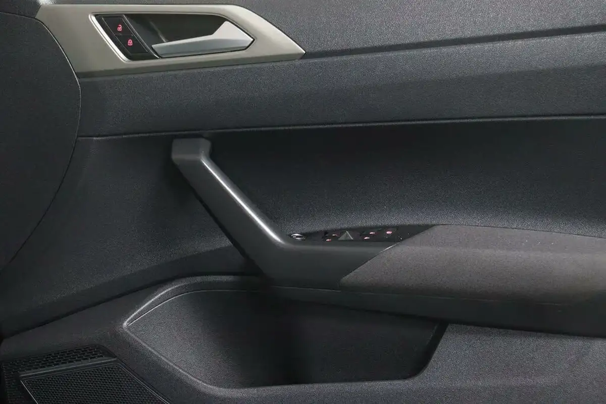 2021-volkswagen-polo-10-match-big-30