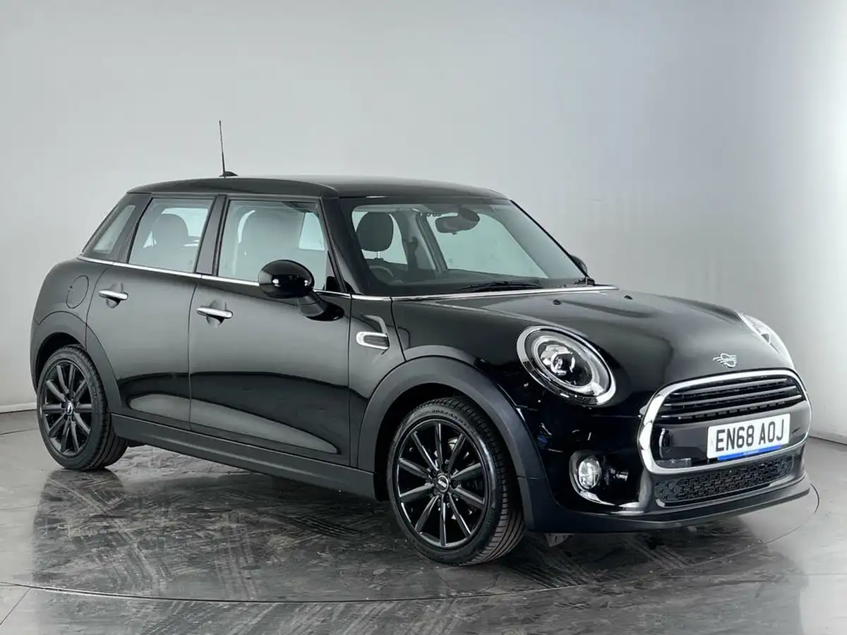 2018-mini-cooper-15-cooper-classic-ss-hatchback-5d-auto-big-0