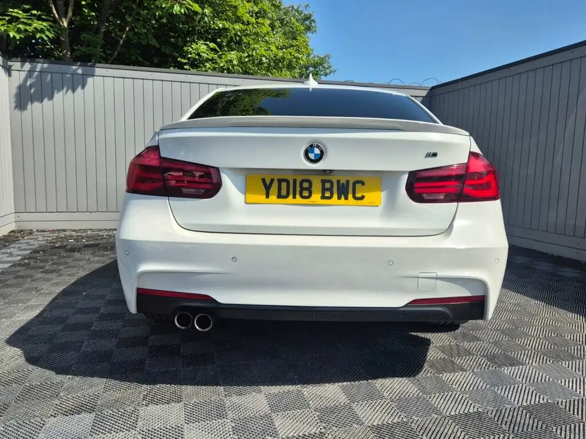 2018-bmw-3-series-20-320i-m-sport-shadow-edition-saloon-4d-auto-big-16