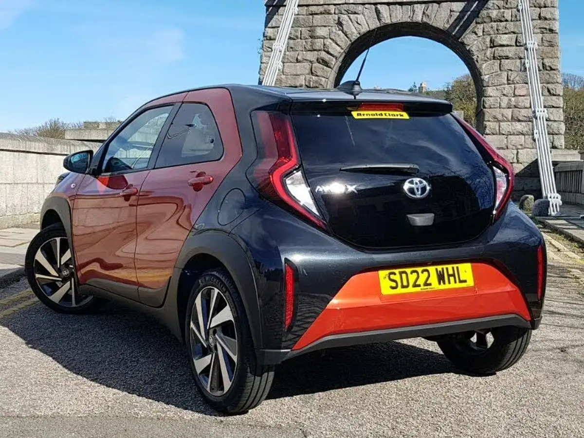 2022-toyota-aygo-x-10-vvt-i-edge-big-1