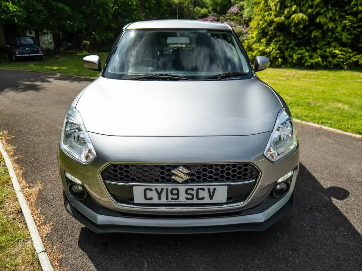 2019-suzuki-swift-12-dualjet-attitude-big-1