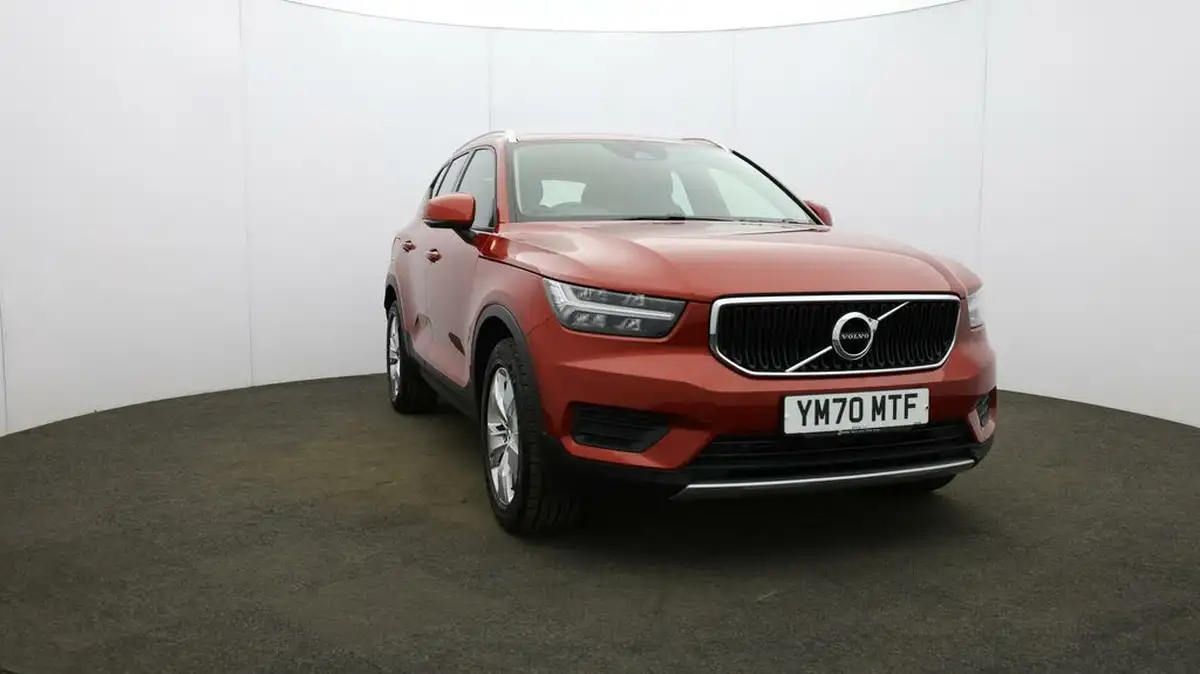 2020-volvo-xc40-20td-d3-momentum-geartronic-big-44
