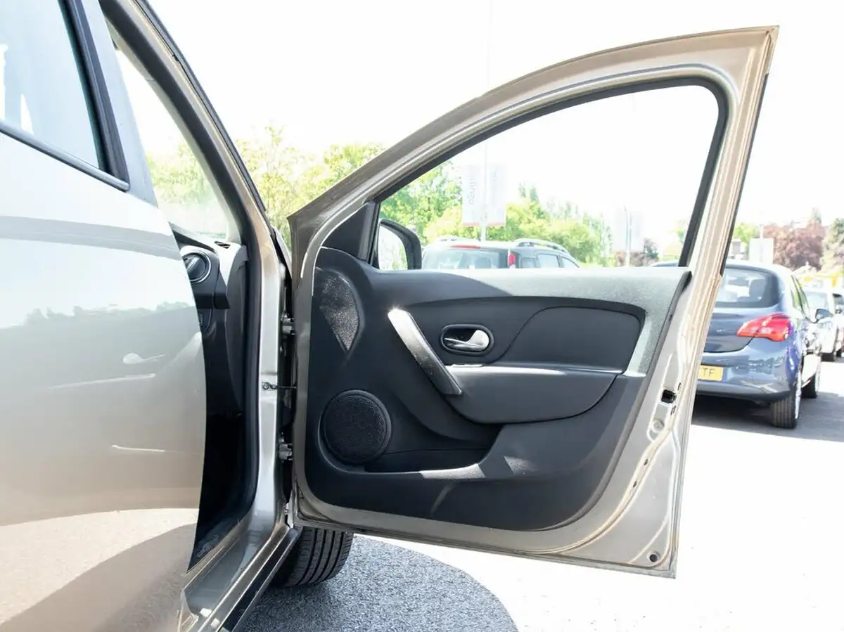 2020-dacia-logan-mcv-stepway-09-tce-comfort-big-13