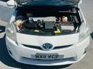 2011-toyota-prius-small-29