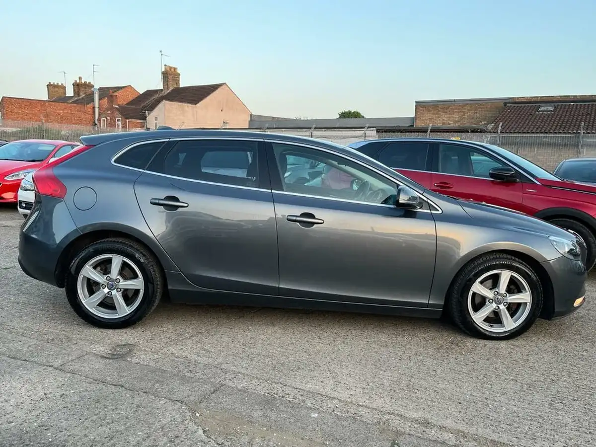 2013-volvo-v40-16td-d2-se-ss-big-5