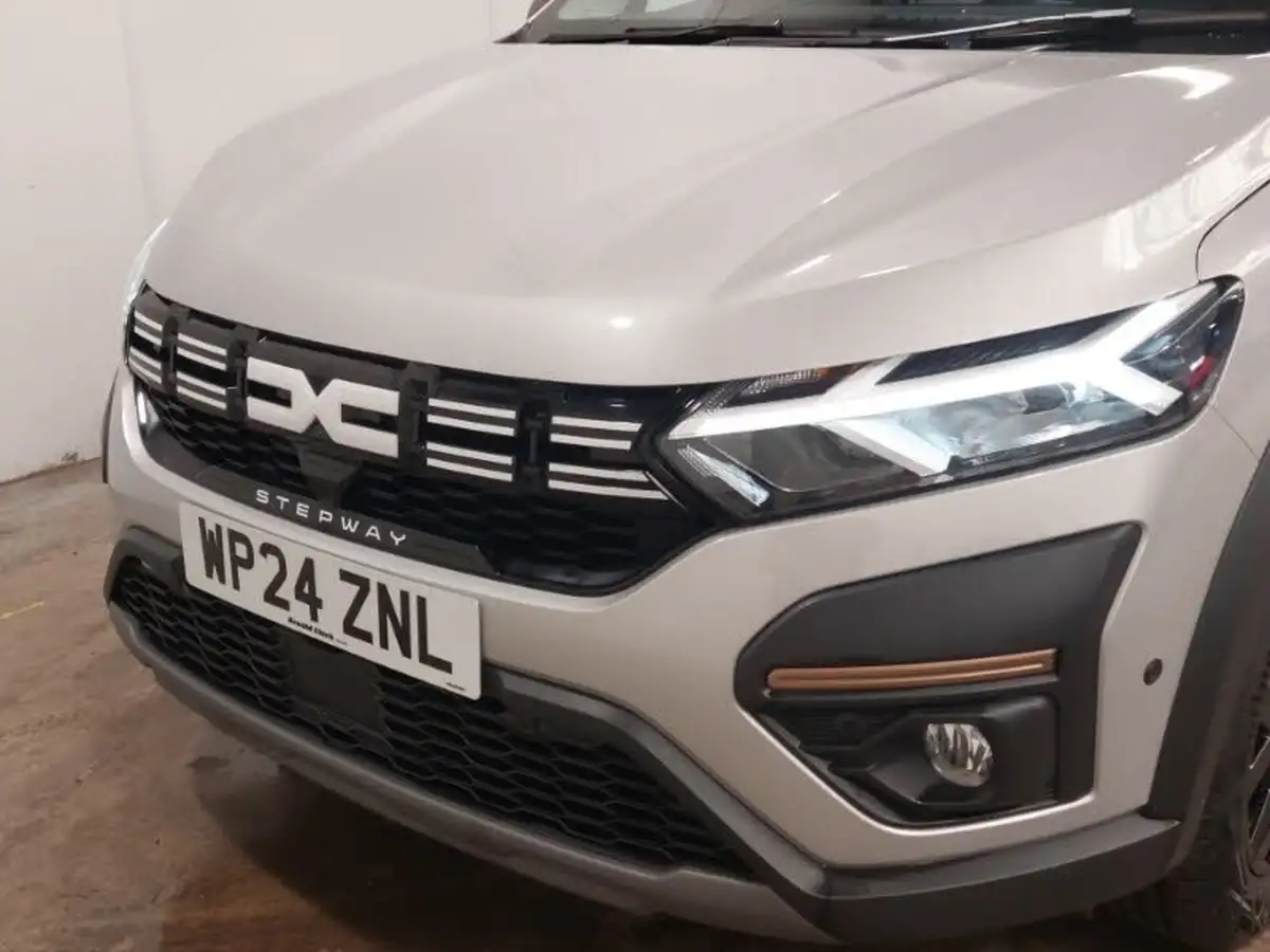 2024-dacia-sandero-stepway-10-tce-extreme-90bhp-big-11