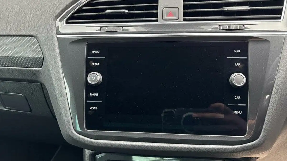 2023-volkswagen-tiguan-15-tsi-r-line-big-6