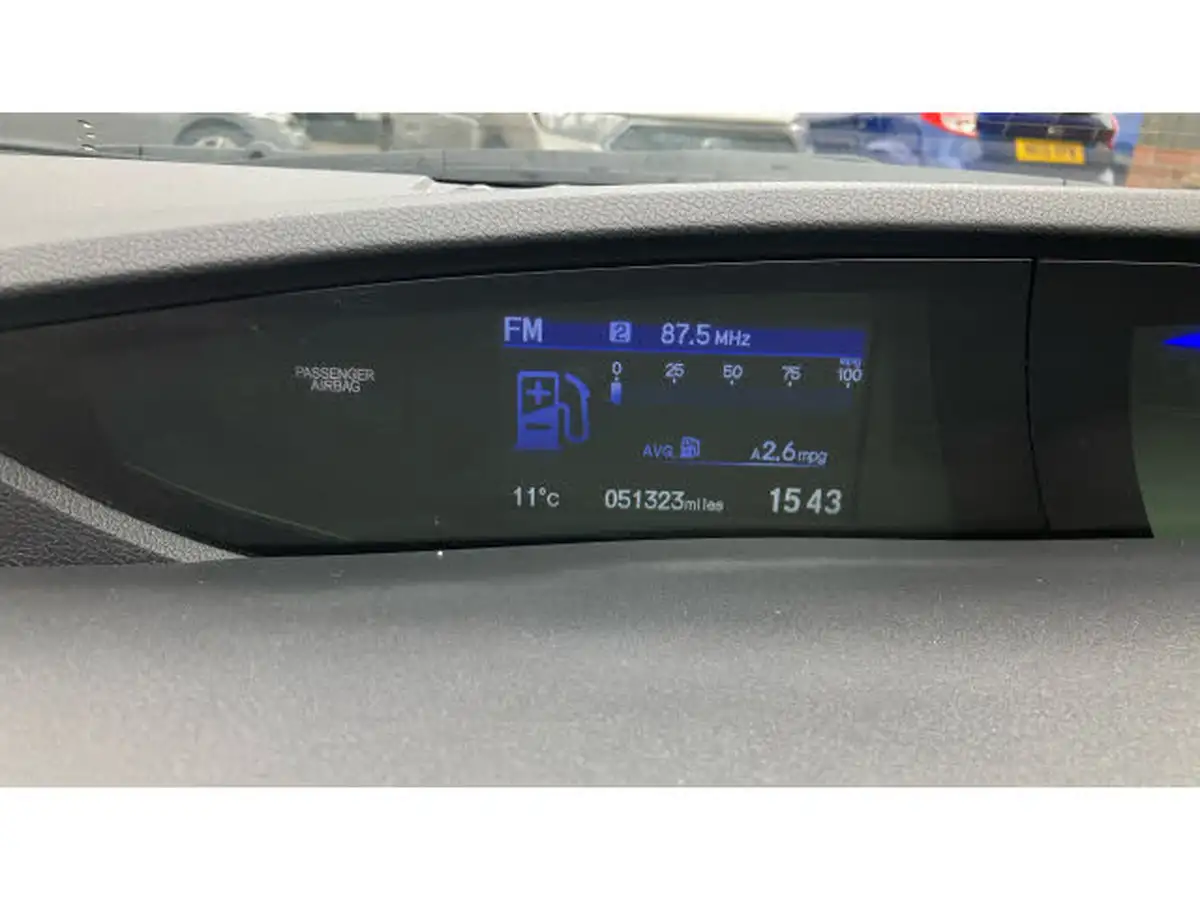 2015-honda-civic-16-i-dtec-se-plus-honda-connect-hatchback-big-21