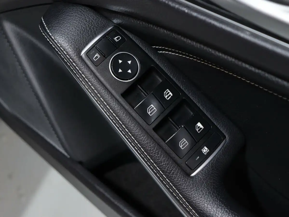 2020-mercedes-benz-gla-class-16-gla-180-urban-edition-7g-dct-big-39