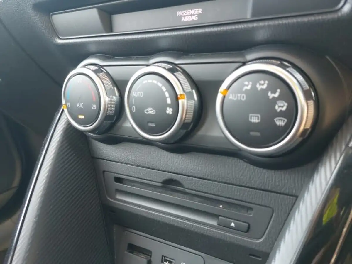 2020-mazda-mazda2-15-skyactiv-g-se-l-nav-big-9