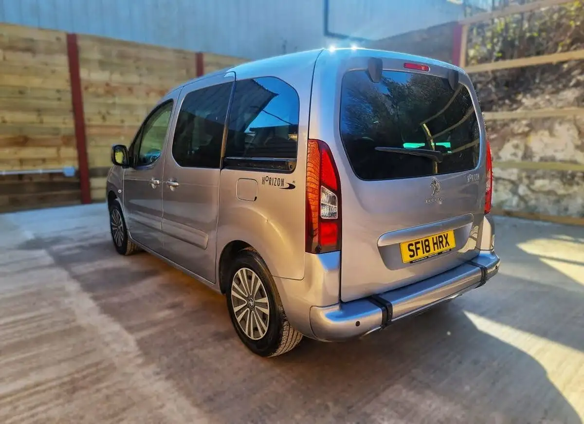 2018-peugeot-partner-big-12