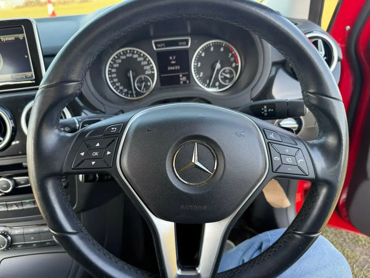 2014-mercedes-benz-b-class-big-36