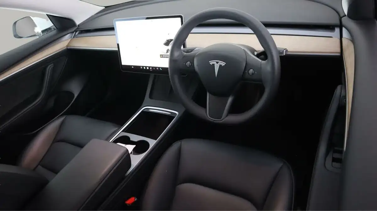 2021-tesla-model-3-e-long-range-awd-big-8