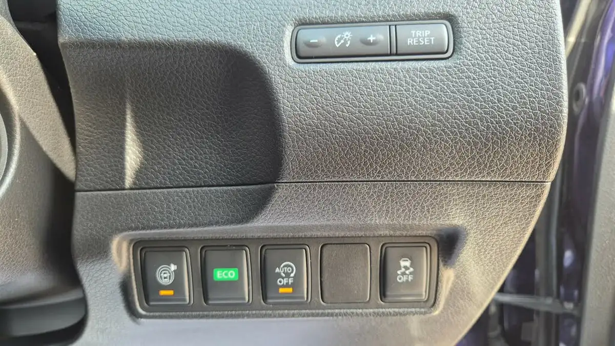 2015-nissan-pulsar-12-tekna-xtronic-big-16