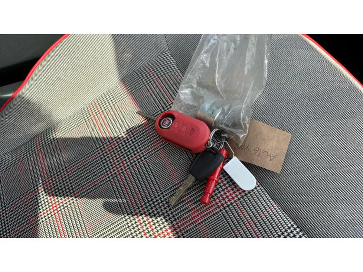 2016-fiat-500-12-lounge-big-18