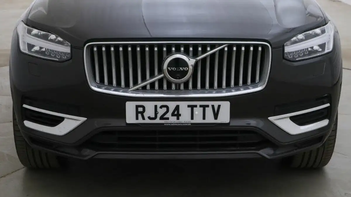 2024-volvo-xc90-20-t8-ultimate-dark-big-24
