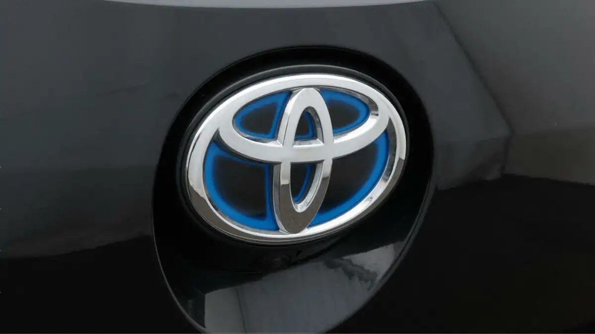 2021-toyota-corolla-18-vvt-i-icon-tech-trk-hatchback-5d-big-21