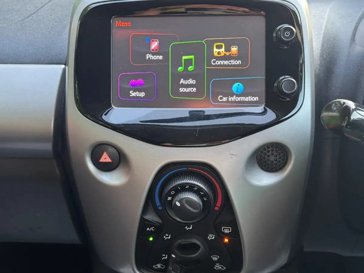 2016-citroen-c1-10-vti-feel-3d-big-7