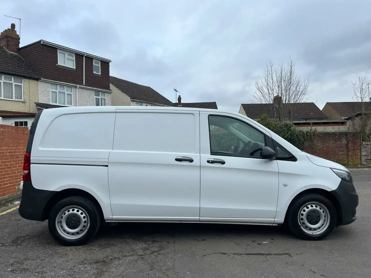 2021-mercedes-benz-vito-18-cdi-110-progressive-l1-panel-big-5