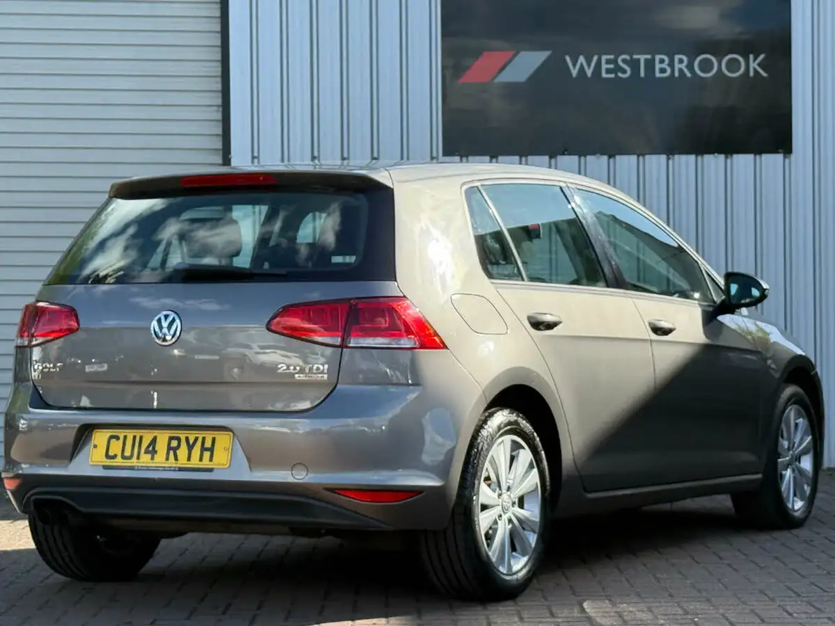 2014-volkswagen-golf-20tdi-se-ss-hatchback-5d-dsg-big-1