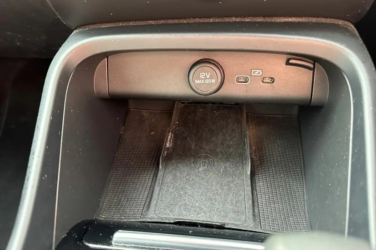 2021-volvo-xc40-e-twin-recharge-big-23