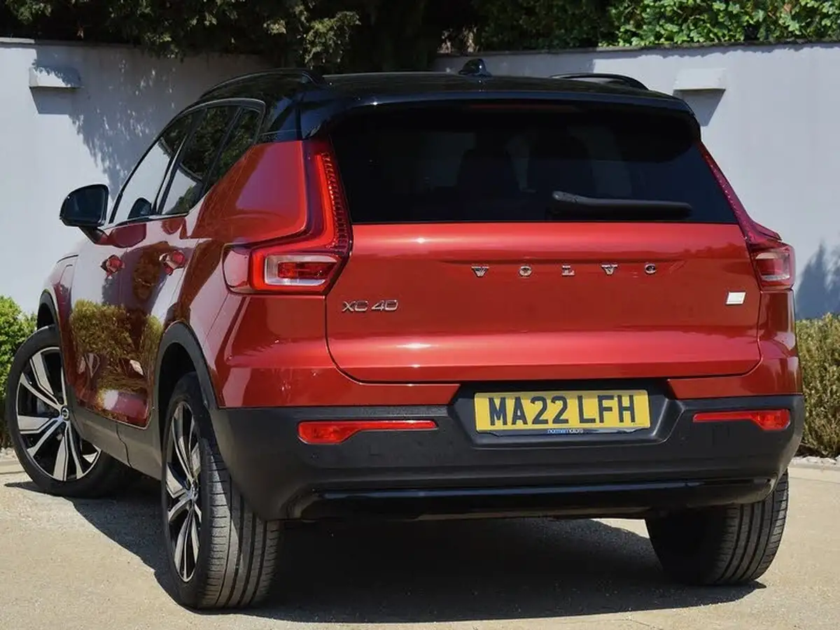 2022-volvo-xc40-15-t5-r-design-pro-big-8