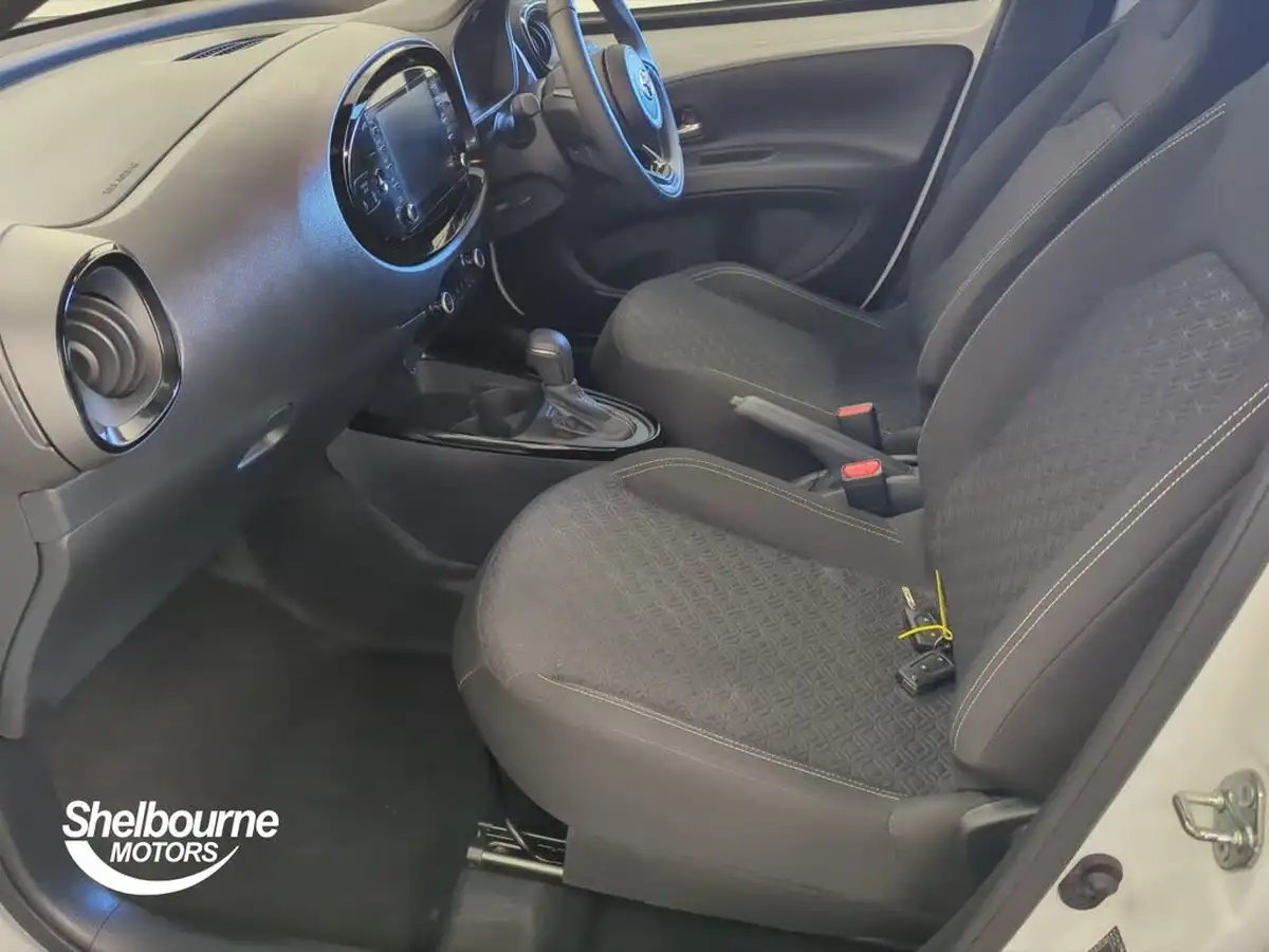 2023-toyota-aygo-x-10-vvt-i-edge-cvt-big-8