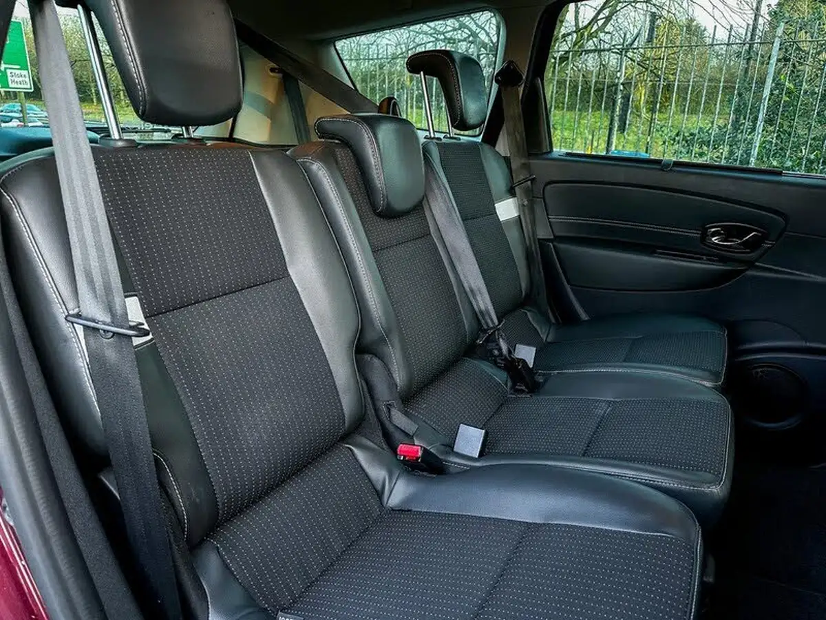 2015-renault-grand-scenic-15dci-dynamique-nav-edc-auto-big-29
