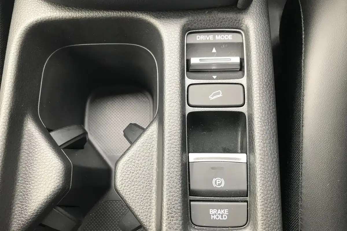 2024-honda-hr-v-15-i-mmd-advance-big-21