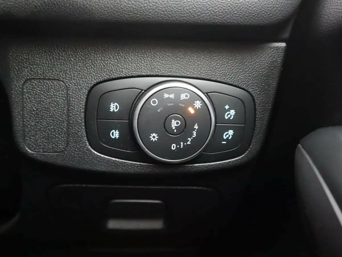 2020-ford-focus-10t-st-line-x-hatchback-auto-big-33