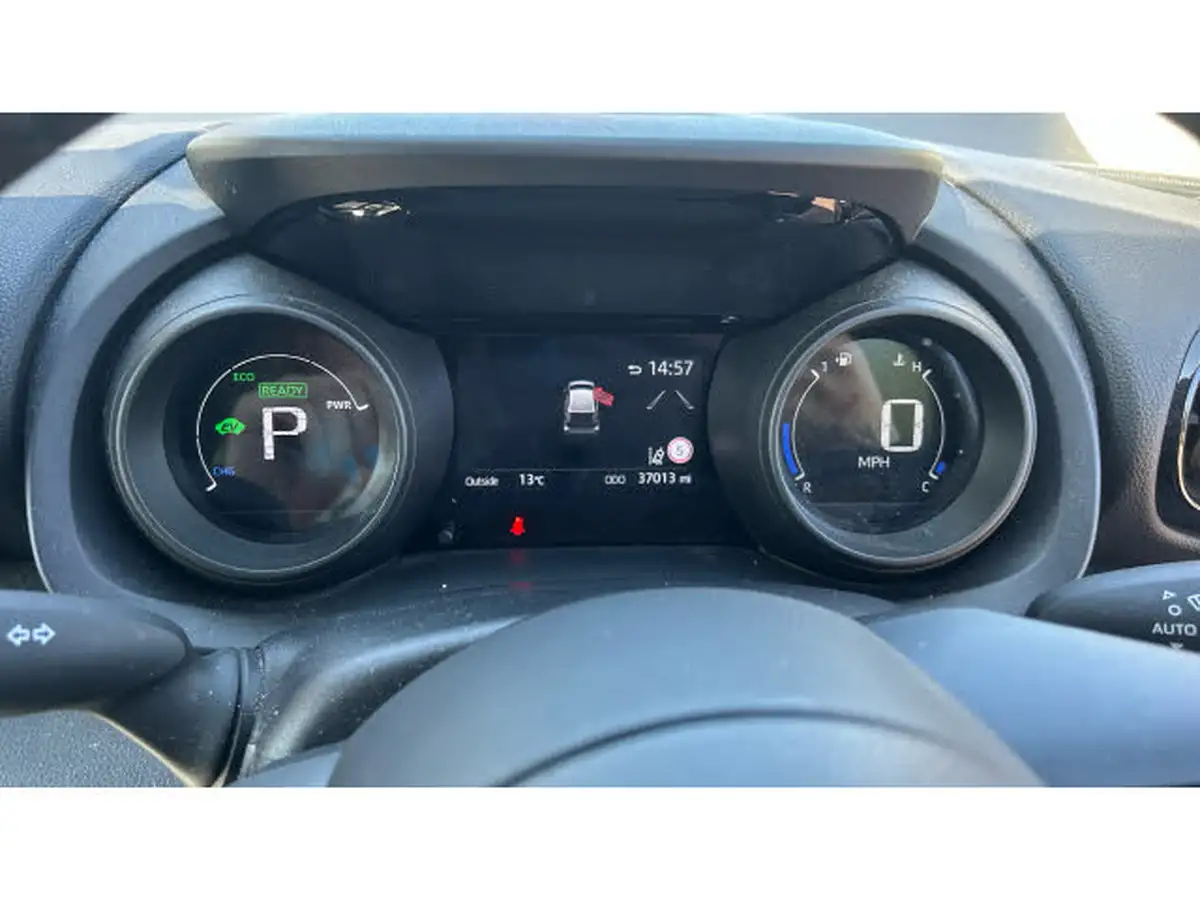 2022-toyota-yaris-15-vvt-i-design-big-8