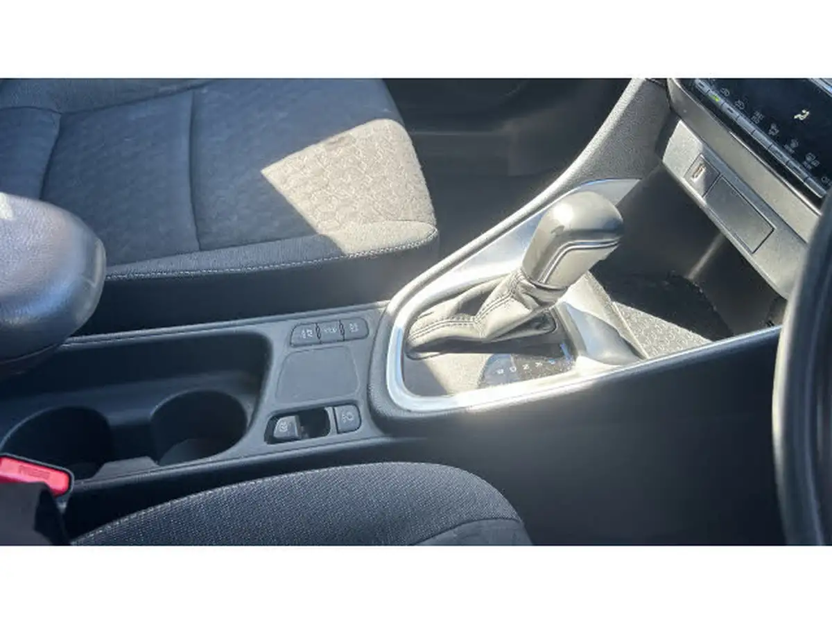 2022-toyota-yaris-15-vvt-i-design-big-32