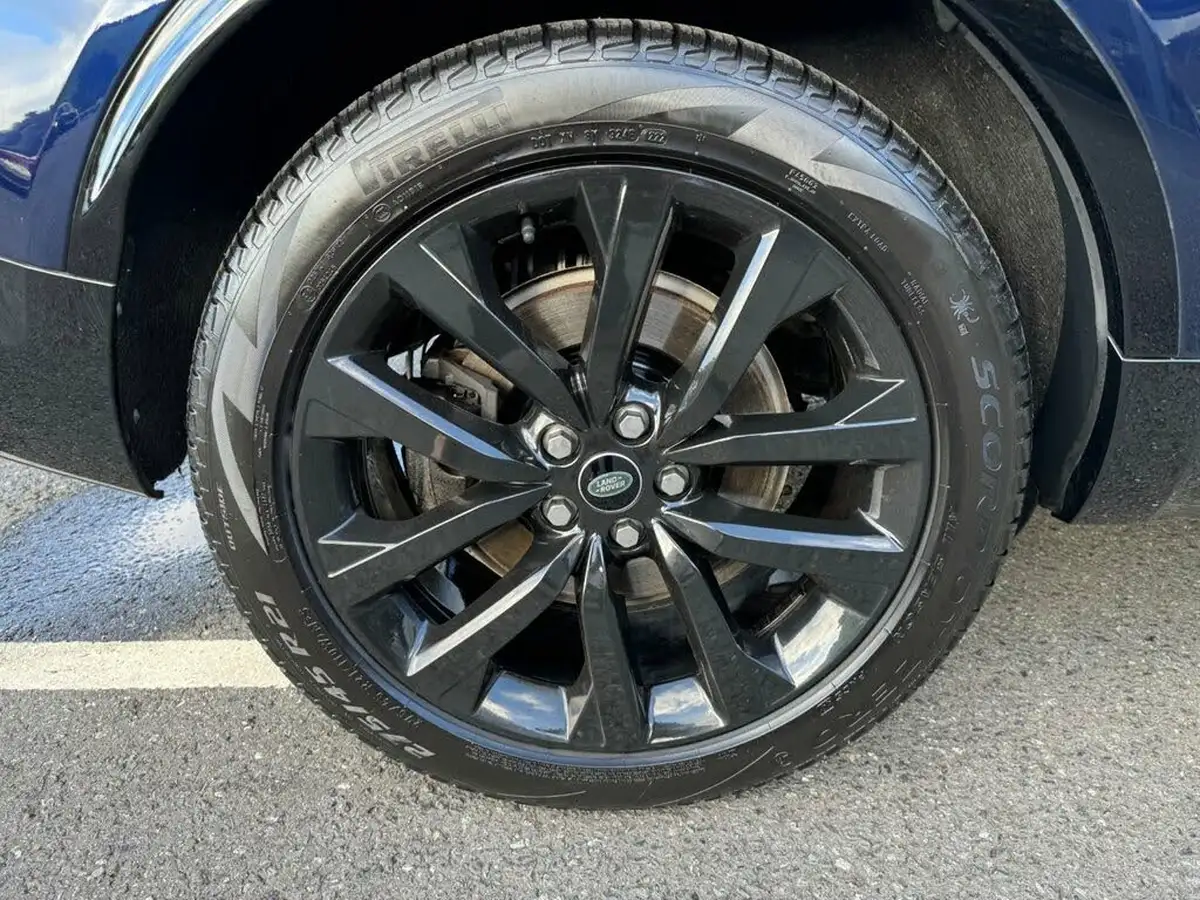 2022-land-rover-discovery-30-d300-r-dynamic-se-big-41