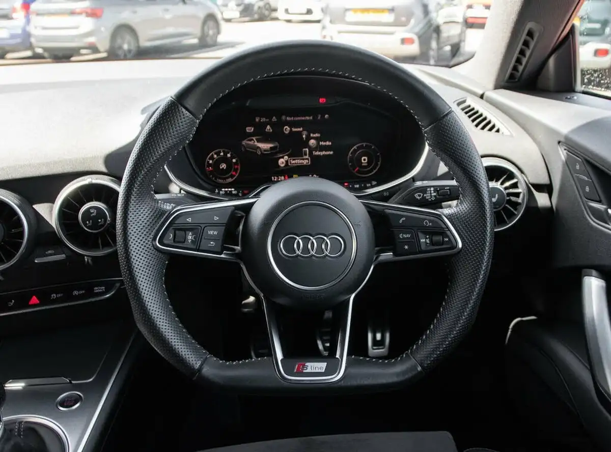 2015-audi-tt-coupe-20-tfsi-s-line-big-20