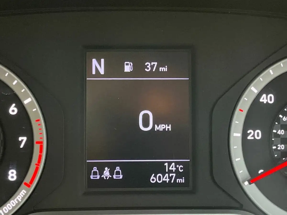 2021-hyundai-i10-12-se-connect-auto-big-43