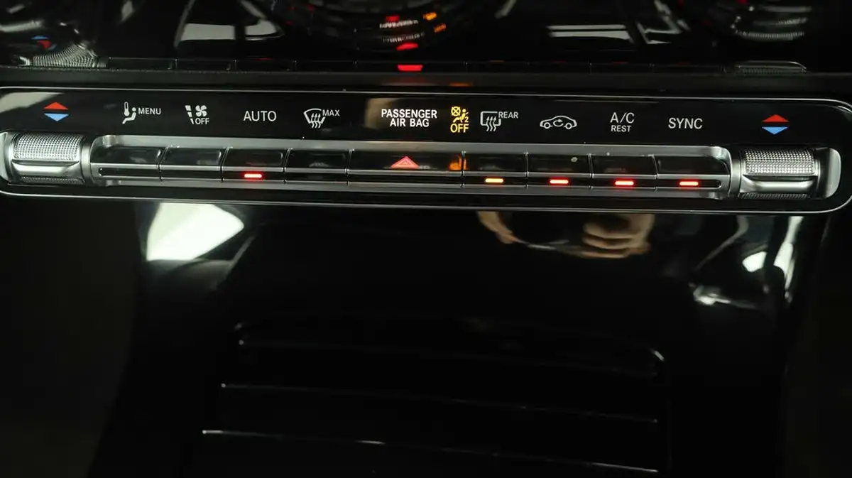 2020-mercedes-benz-a-class-20d-a220d-amg-line-premium-hatchback-5d-big-11