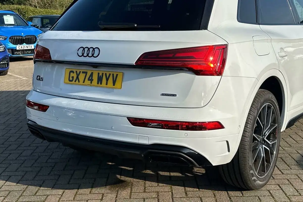 2025-audi-q5-20-50-tfsi-e-black-edition-station-wagon-big-25