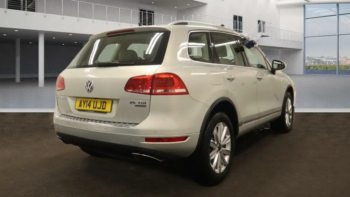 2014-volkswagen-touareg-30td-se-v6-245ps-ss-big-3