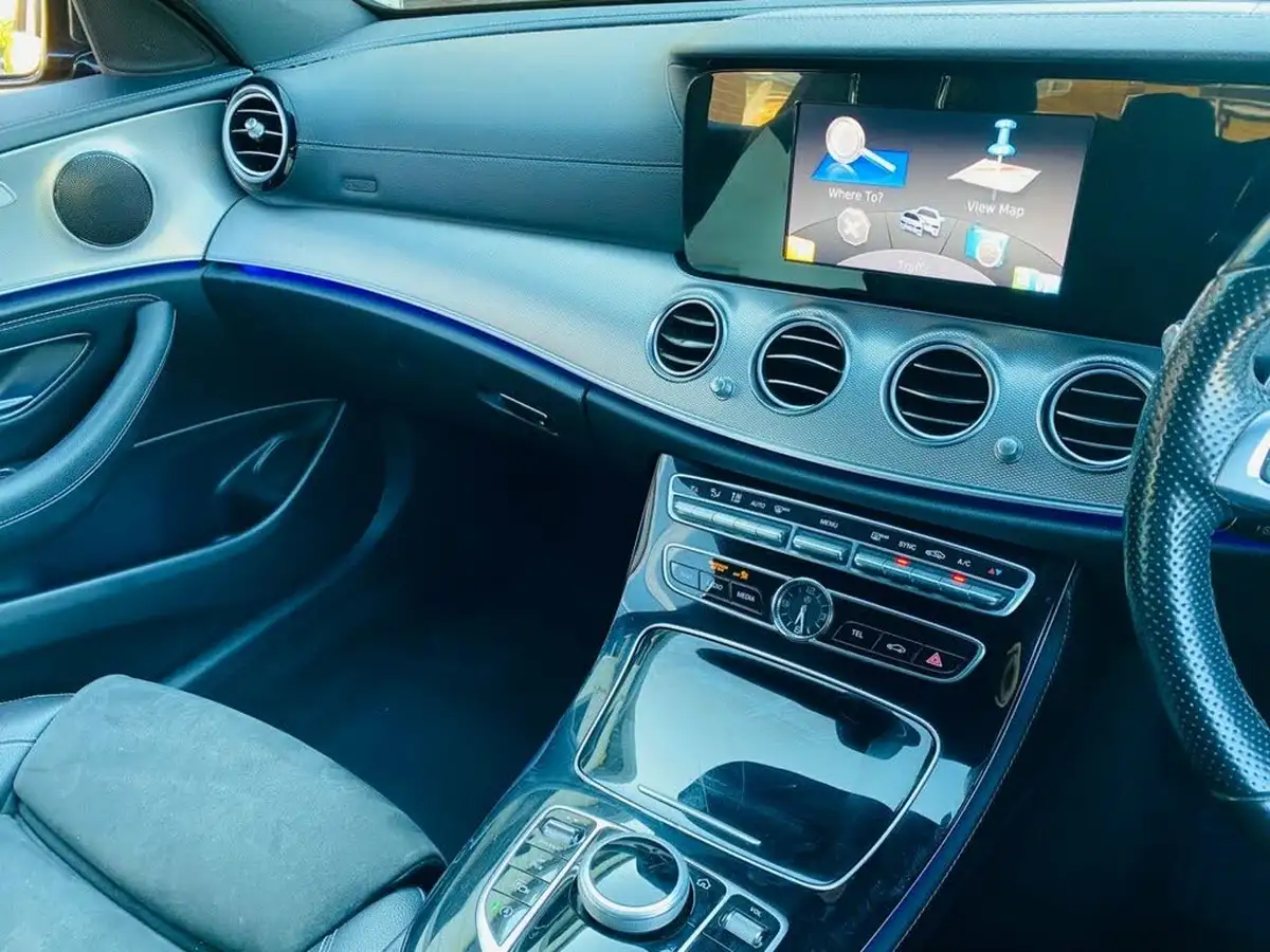 2016-mercedes-benz-e-class-20d-e220d-amg-line-ss-saloon-4d-big-28