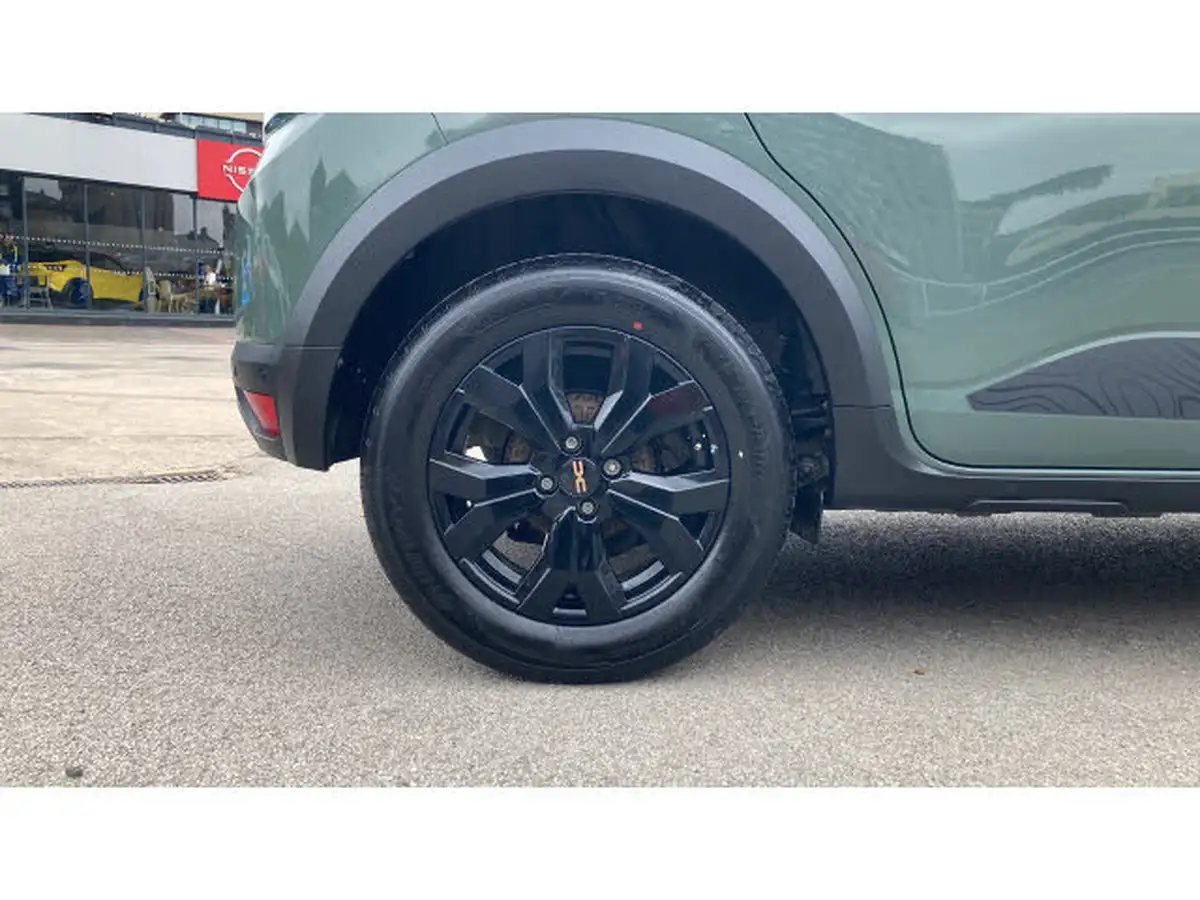 2024-dacia-sandero-stepway-10-tce-extreme-90bhp-big-6