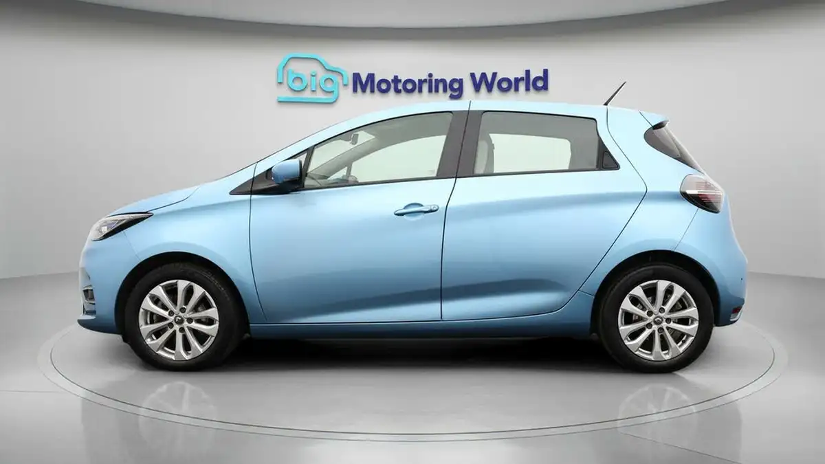 2021-renault-zoe-e-iconic-135ps-r135ev50-rapid-charge-big-3