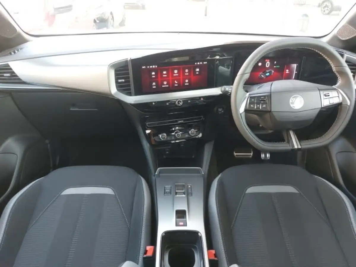 2025-vauxhall-mokka-e-gs-electric-big-2