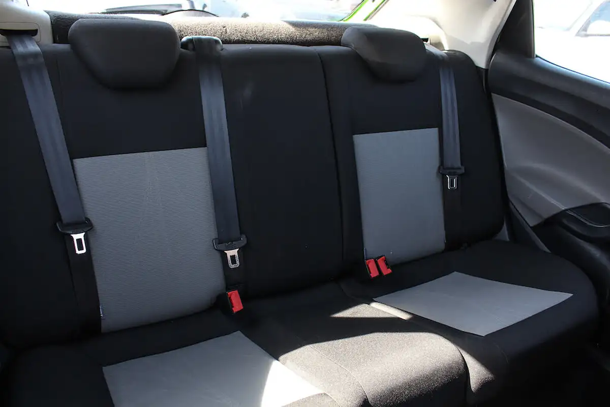 2015-seat-ibiza-14-toca-hatchback-5d-big-29