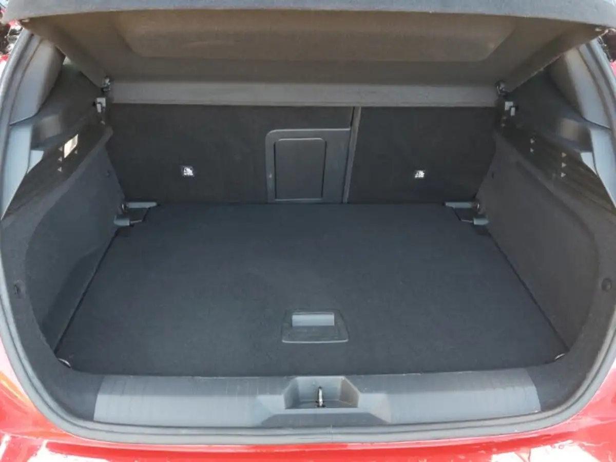 2024-vauxhall-astra-12-turbo-ultimate-130ps-hatchback-big-7