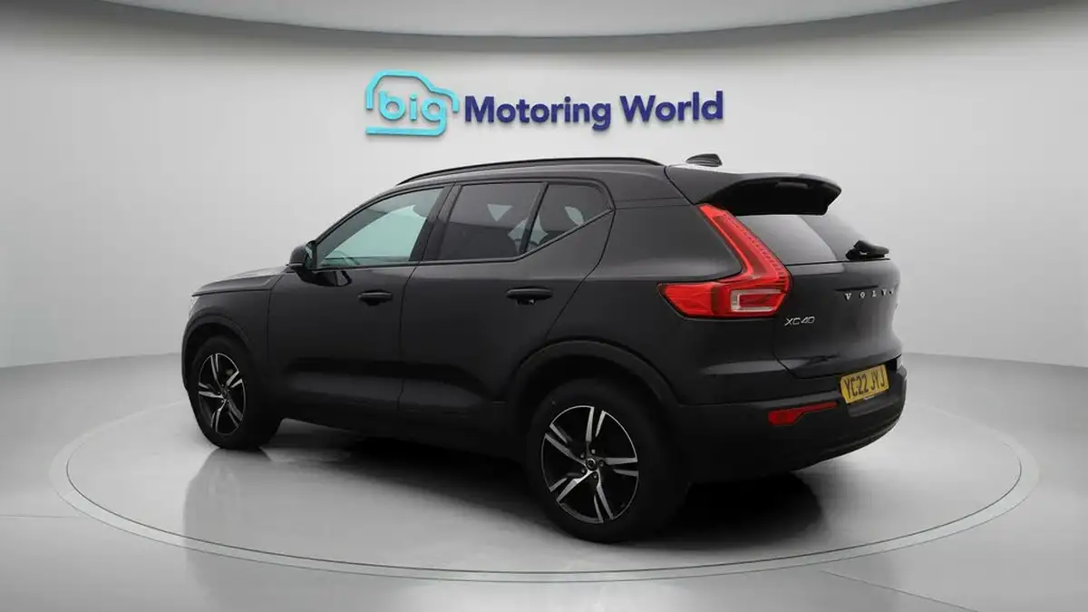 2022-volvo-xc40-15-t3-r-design-auto-big-5