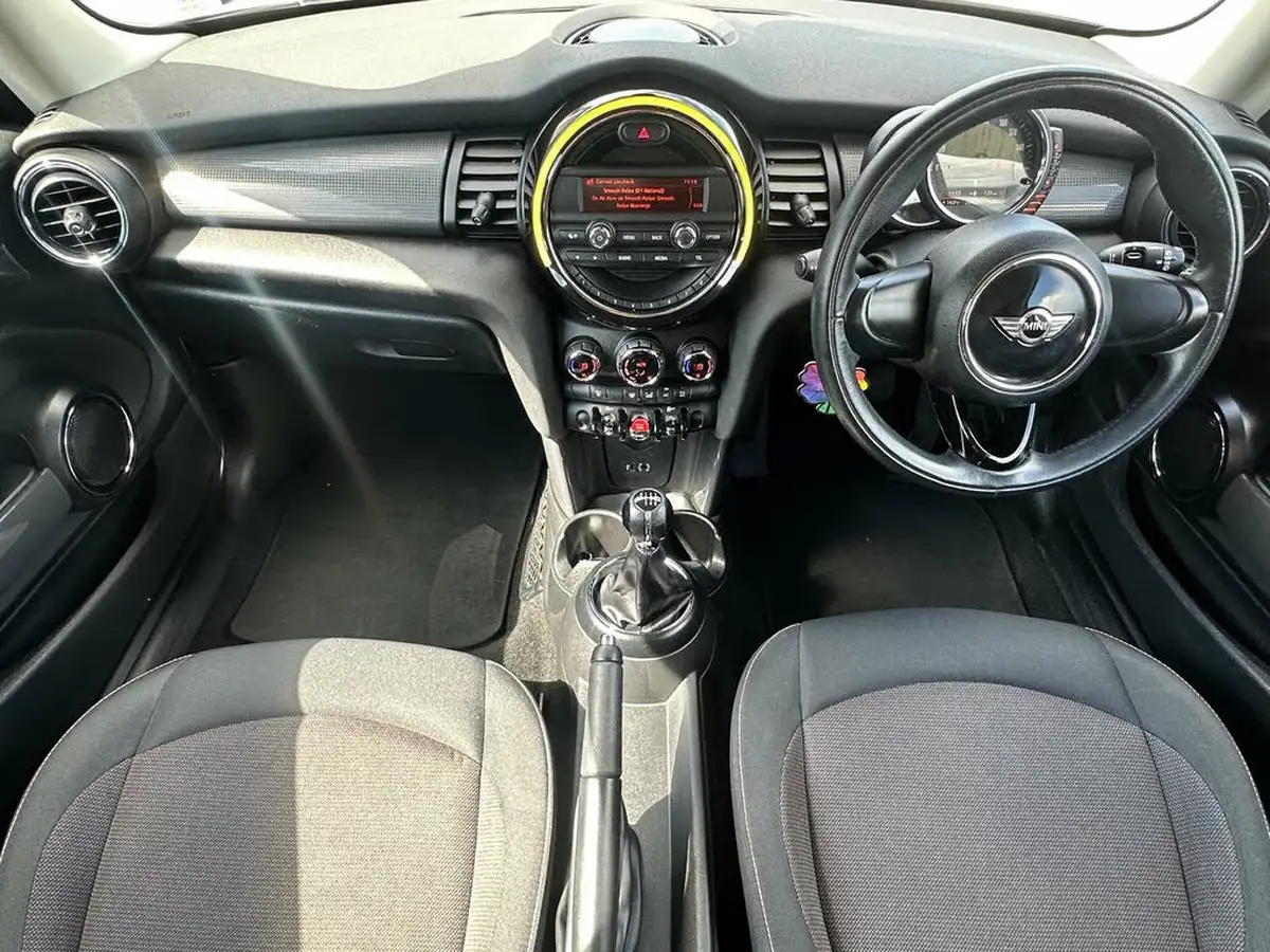 2016-mini-cooper-12-one-3d-big-12