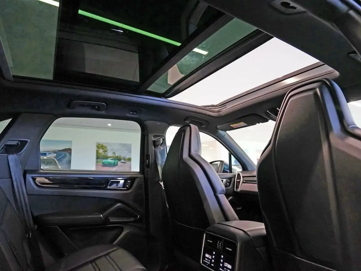 2019-porsche-cayenne-30-v6-coupe-big-14